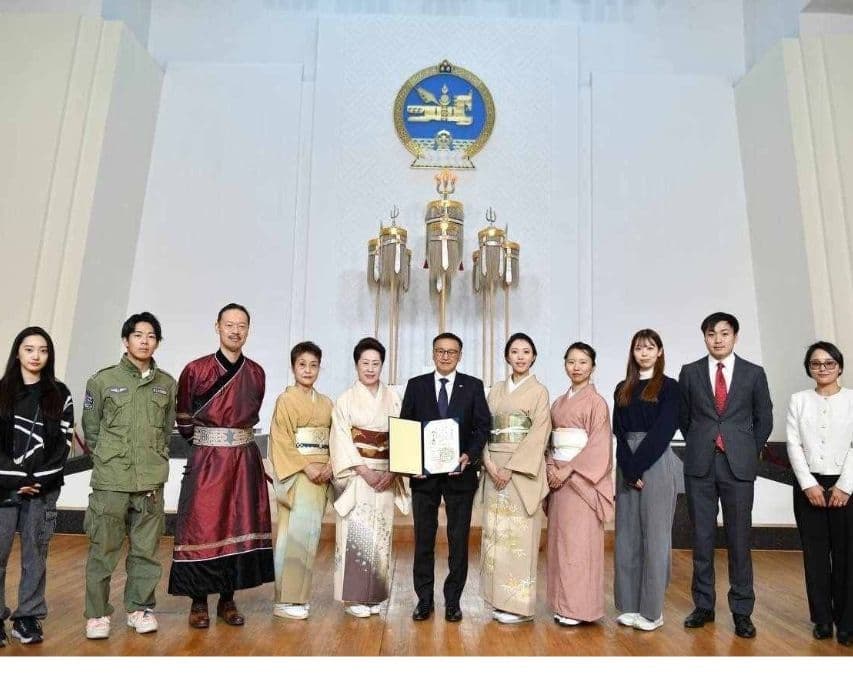 モンゴル 国会にて